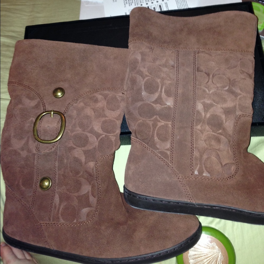 Coach boots like Uggs Authentic size 9